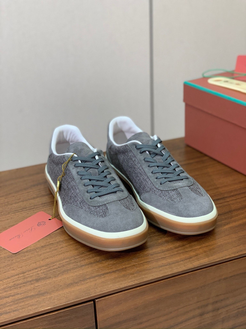 L0r0 P1ana sneakers